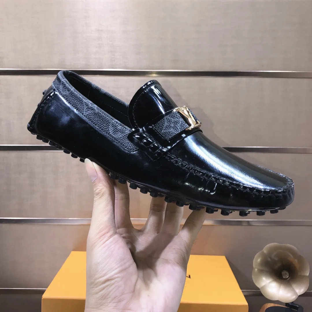 Men's men's shoes 💰420💰 [LV Doudou Shoes] (sheepskin lining) new model is on the market, available on the official website. The new Doudou shoes are processed into single-color materials, and the uppers are made of imported cowhide material. The body of the shoe is fully hemmed with mark thread, and is lined with imported original cowhide leather. The elegant shoe shape is super suitable for all-matching, and the size is 38-44.